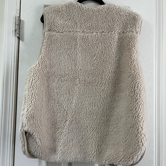Weekday Peggy Borg Vest in off white - Picture 3 of 6